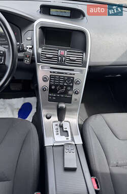 Внедорожник / Кроссовер Volvo XC60 2010 в 