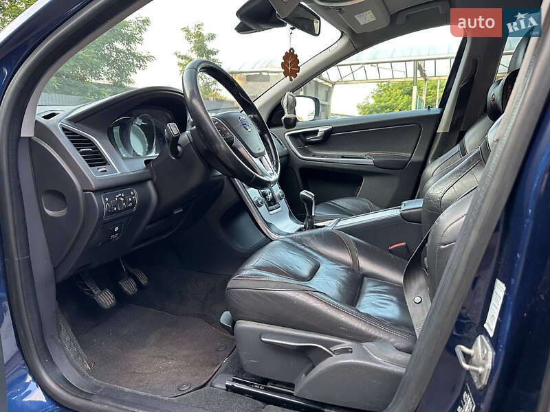 Внедорожник / Кроссовер Volvo XC60 2014 в Сарнах