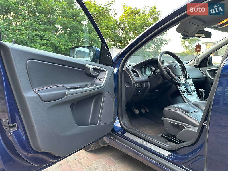 Внедорожник / Кроссовер Volvo XC60 2014 в Сарнах