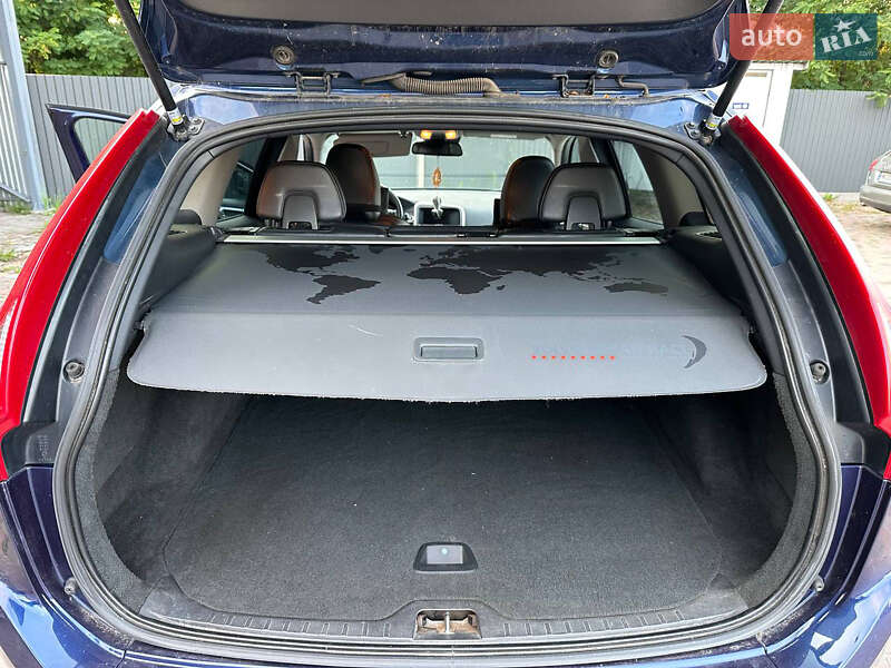 Внедорожник / Кроссовер Volvo XC60 2014 в Сарнах