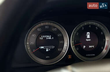 Внедорожник / Кроссовер Volvo XC60 2013 в 