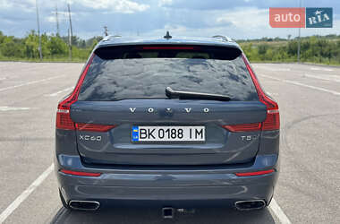 Внедорожник / Кроссовер Volvo XC60 2017 в 