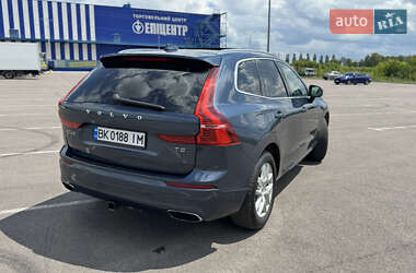 Внедорожник / Кроссовер Volvo XC60 2017 в 