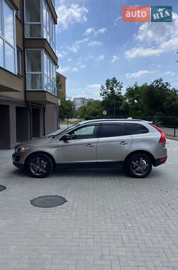 Внедорожник / Кроссовер Volvo XC60 2010 в 