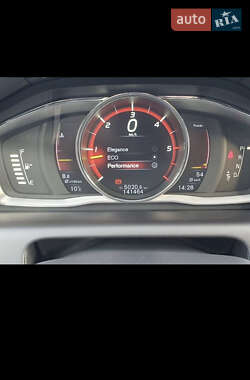 Внедорожник / Кроссовер Volvo XC60 2015 в 