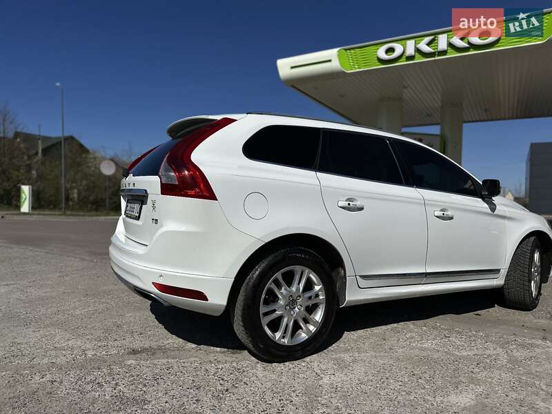 Внедорожник / Кроссовер Volvo XC60 2015 в Хырове