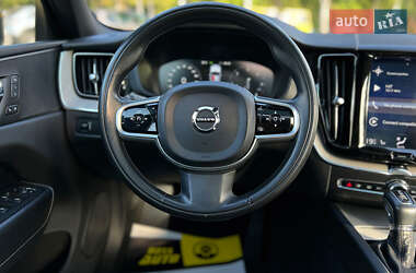 Внедорожник / Кроссовер Volvo XC60 2018 в 