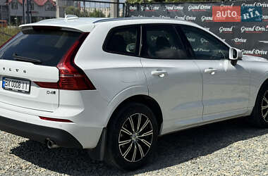 Внедорожник / Кроссовер Volvo XC60 2017 в 