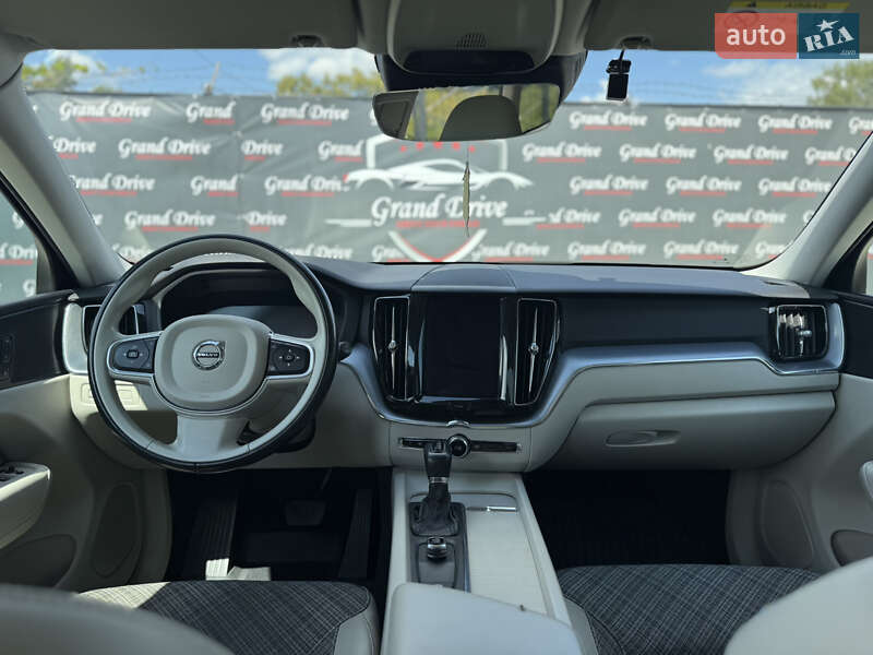 Внедорожник / Кроссовер Volvo XC60 2017 в Каменец-Подольском