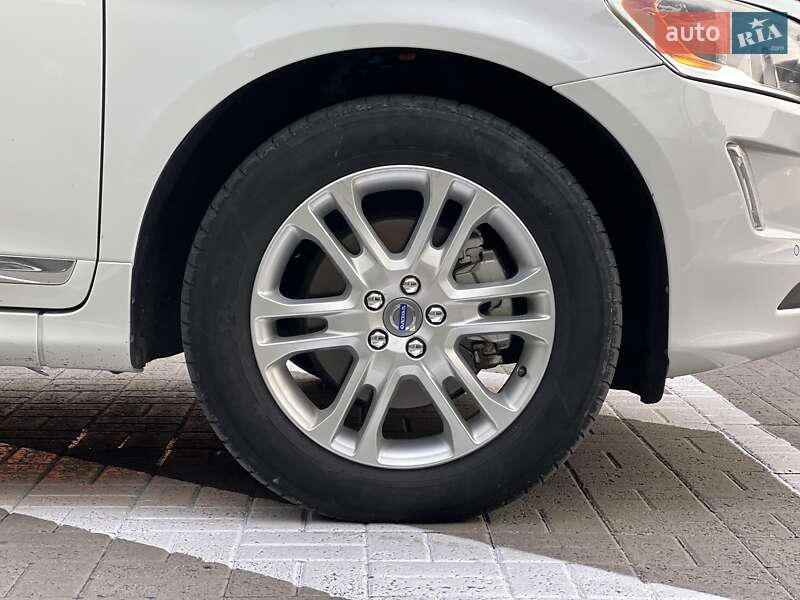 Внедорожник / Кроссовер Volvo XC60 2015 в Киеве