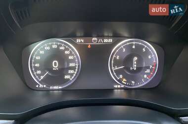 Внедорожник / Кроссовер Volvo XC60 2019 в 