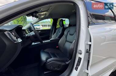 Внедорожник / Кроссовер Volvo XC60 2023 в 