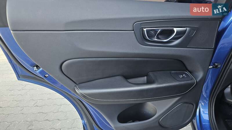 Внедорожник / Кроссовер Volvo XC60 2018 в Бродах