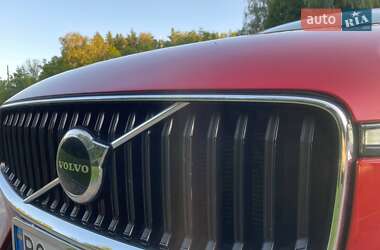 Внедорожник / Кроссовер Volvo XC60 2022 в 