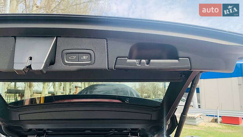 Внедорожник / Кроссовер Volvo XC60 2018 в Киеве
