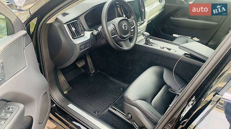Внедорожник / Кроссовер Volvo XC60 2018 в Киеве