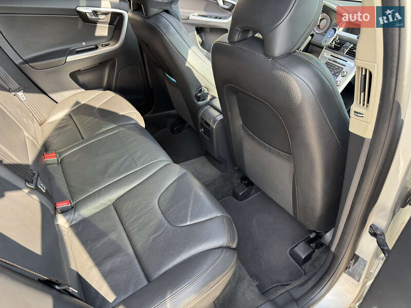 Внедорожник / Кроссовер Volvo XC60 2010 в Львове