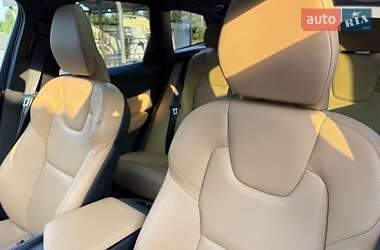 Внедорожник / Кроссовер Volvo XC60 2019 в 