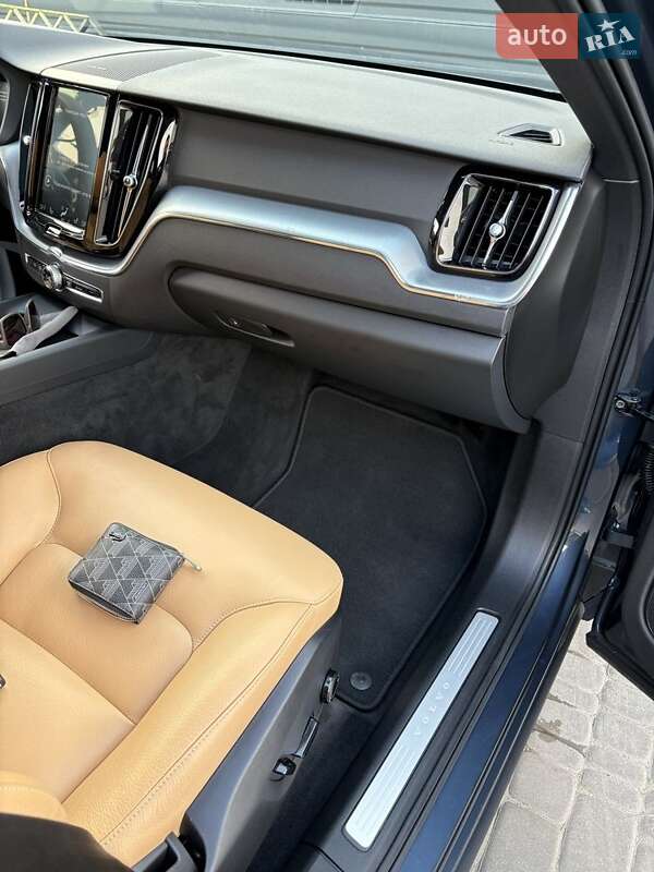 Внедорожник / Кроссовер Volvo XC60 2019 в Ирпене