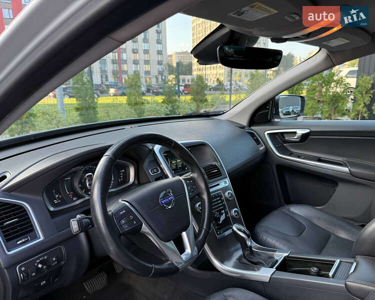 Внедорожник / Кроссовер Volvo XC60 2015 в Киеве