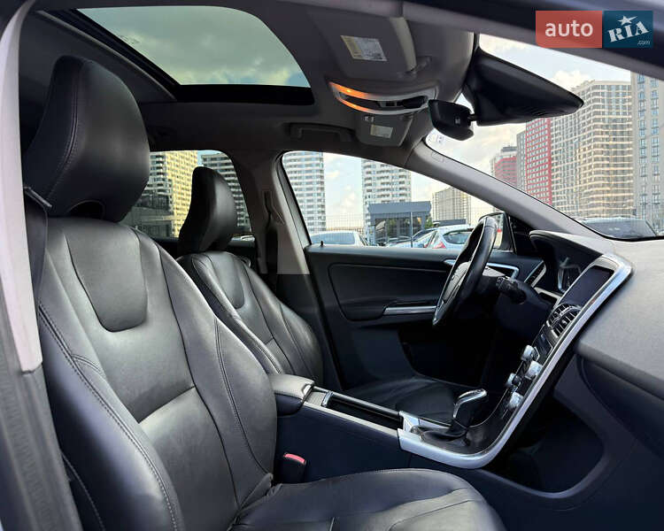 Внедорожник / Кроссовер Volvo XC60 2015 в Киеве