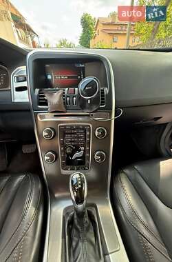 Внедорожник / Кроссовер Volvo XC60 2014 в 
