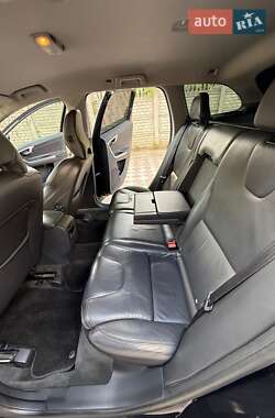 Внедорожник / Кроссовер Volvo XC60 2014 в 