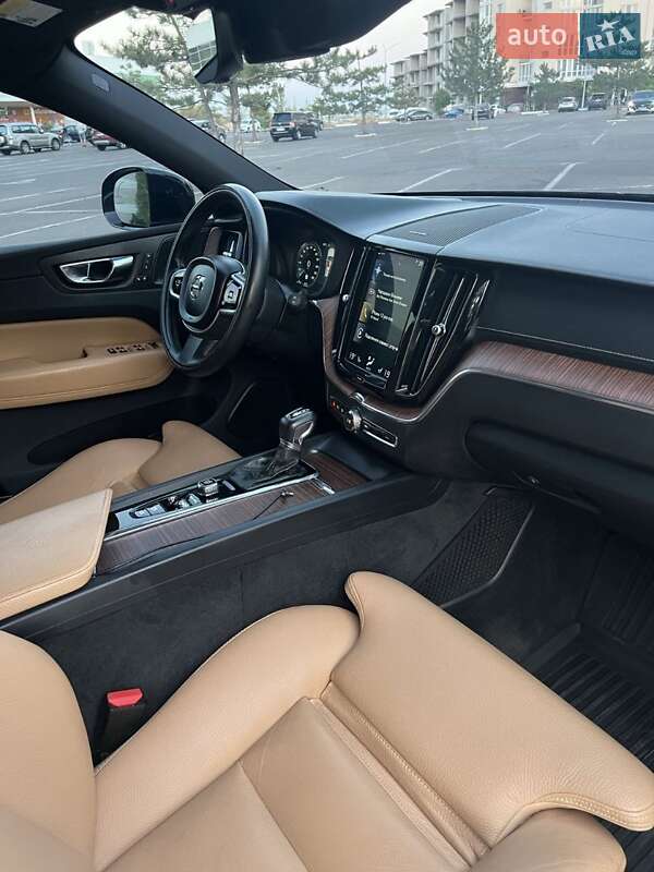 Внедорожник / Кроссовер Volvo XC60 2019 в Николаеве