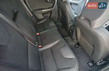 Внедорожник / Кроссовер Volvo XC60 2013 в  фото 4 Внедорожник / Кроссовер Volvo XC60 2013 в