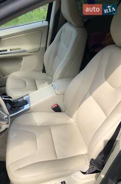 Внедорожник / Кроссовер Volvo XC60 2014 в 
