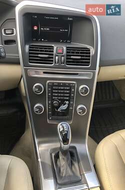 Внедорожник / Кроссовер Volvo XC60 2014 в 