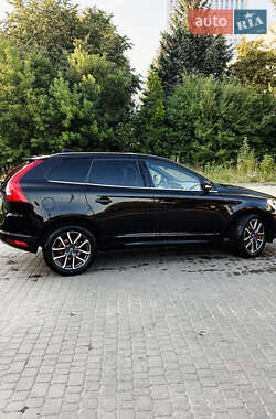 Внедорожник / Кроссовер Volvo XC60 2016 в 