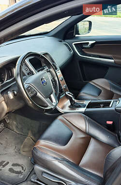 Внедорожник / Кроссовер Volvo XC60 2016 в 