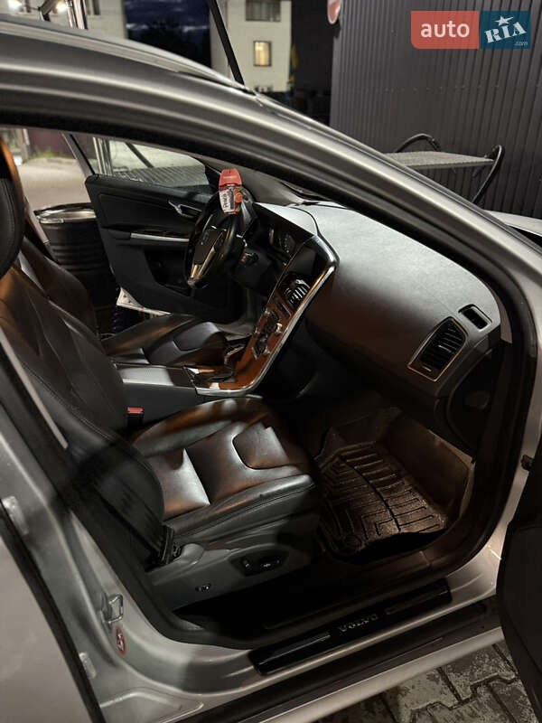 Внедорожник / Кроссовер Volvo XC60 2016 в Львове фото 22 Внедорожник / Кроссовер Volvo XC60 2016 в Львове