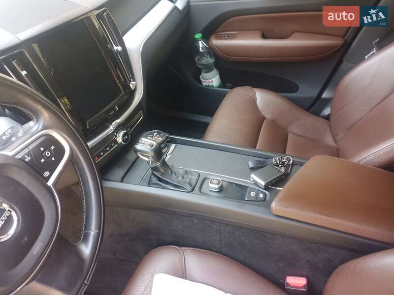 Внедорожник / Кроссовер Volvo XC60 2018 в Житомире