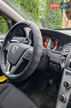 Внедорожник / Кроссовер Volvo XC60 2017 в 