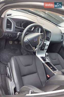 Внедорожник / Кроссовер Volvo XC60 2017 в 