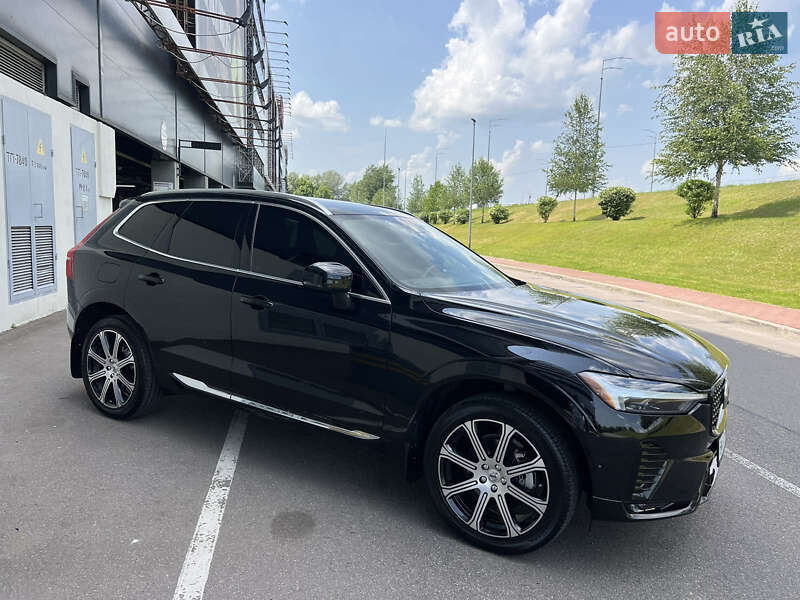 Внедорожник / Кроссовер Volvo XC60 2021 в Киеве