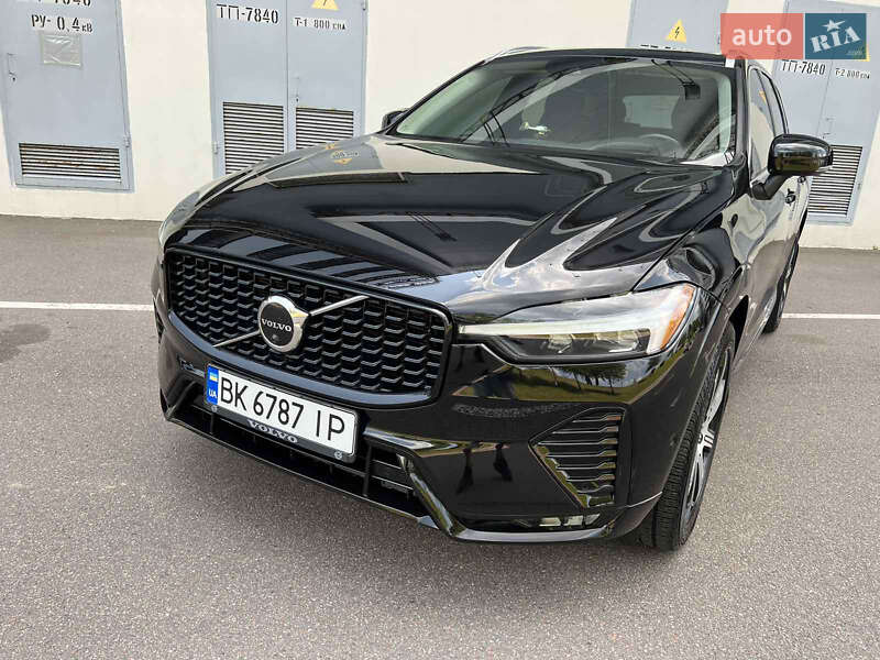 Внедорожник / Кроссовер Volvo XC60 2021 в Киеве