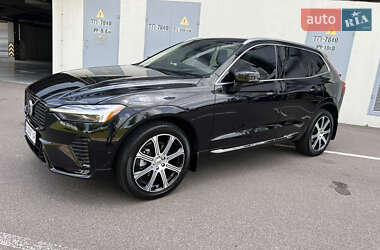 Внедорожник / Кроссовер Volvo XC60 2021 в Киеве