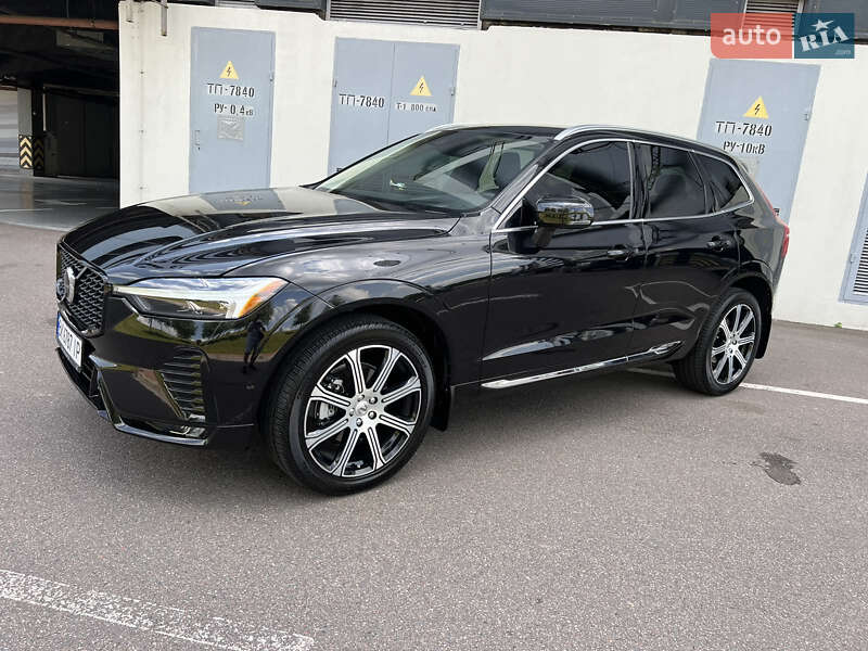 Внедорожник / Кроссовер Volvo XC60 2021 в 
