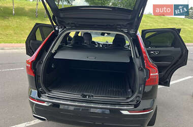 Внедорожник / Кроссовер Volvo XC60 2021 в 