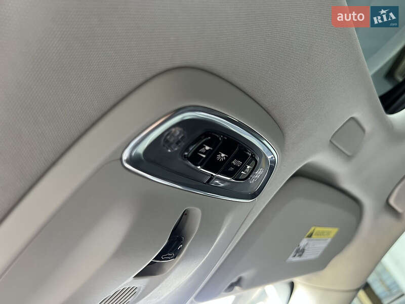 Внедорожник / Кроссовер Volvo XC60 2021 в Киеве