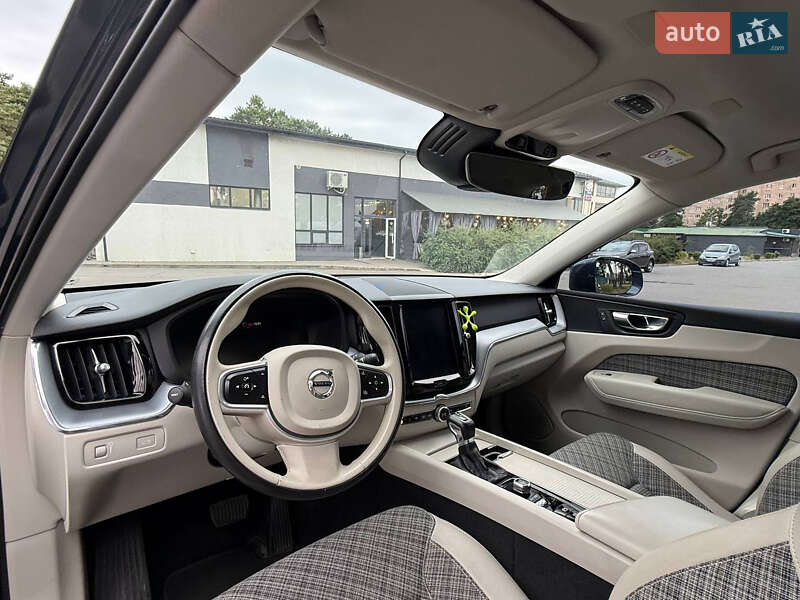 Внедорожник / Кроссовер Volvo XC60 2020 в Луцке