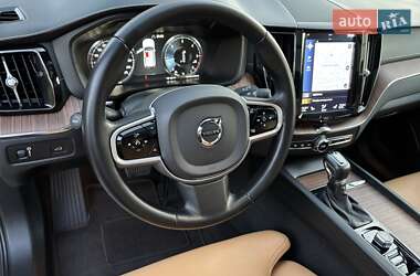 Внедорожник / Кроссовер Volvo XC60 2019 в 