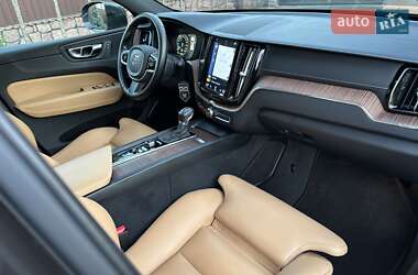 Внедорожник / Кроссовер Volvo XC60 2019 в 
