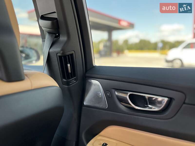 Внедорожник / Кроссовер Volvo XC60 2017 в Киеве фото 32 Внедорожник / Кроссовер Volvo XC60 2017 в Киеве