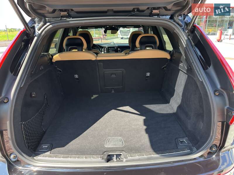 Внедорожник / Кроссовер Volvo XC60 2017 в Киеве фото 35 Внедорожник / Кроссовер Volvo XC60 2017 в Киеве