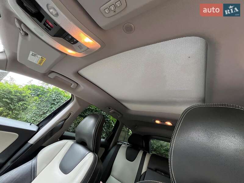 Внедорожник / Кроссовер Volvo XC60 2016 в Киеве