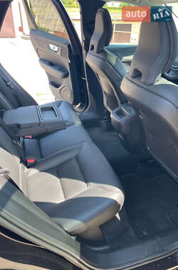 Внедорожник / Кроссовер Volvo XC60 2020 в 